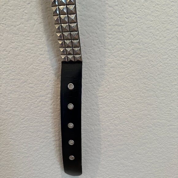 Silver and Black Belt - Picture 5 of 5